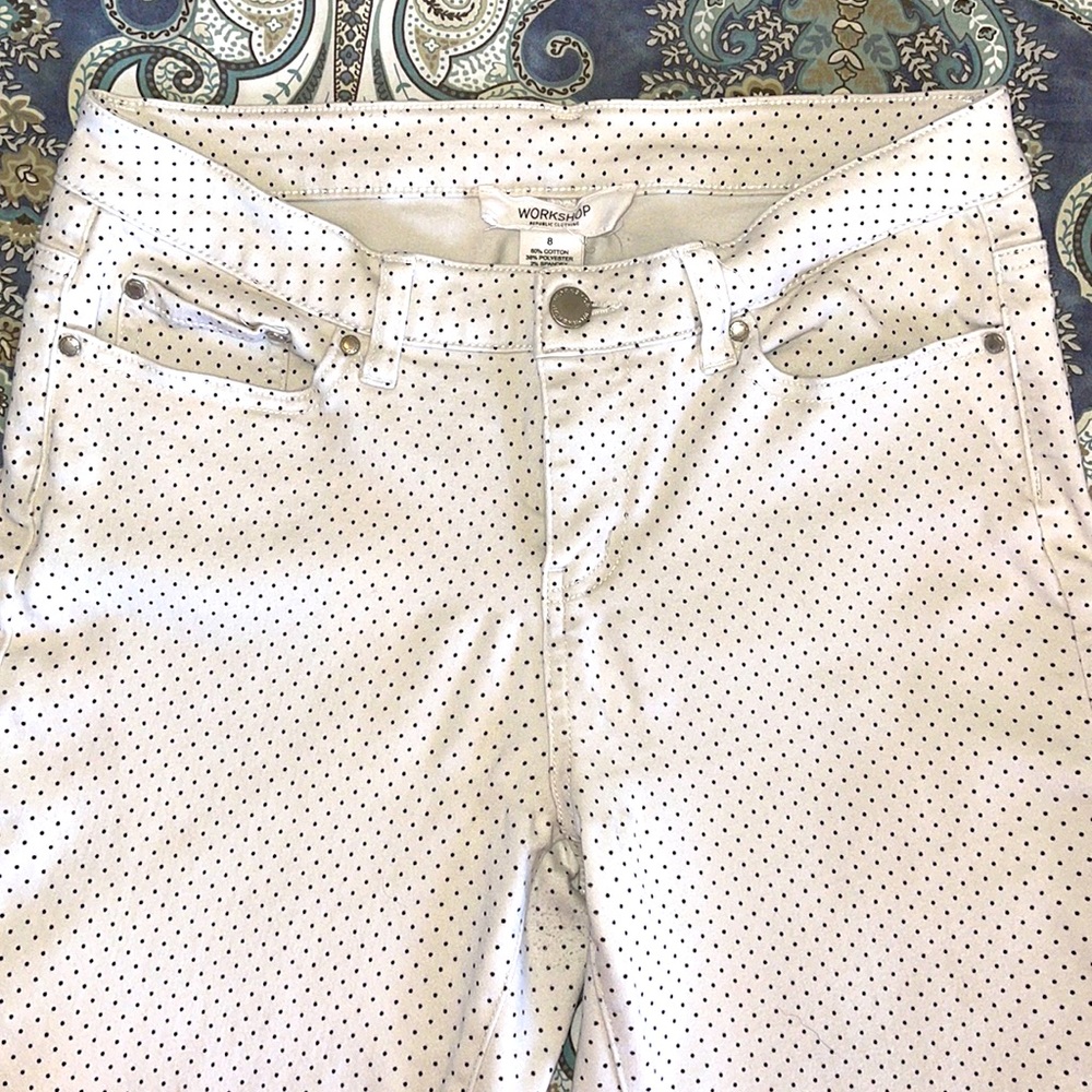 White stretch skinny jeans with tiny black polka dots size 8 Workshop Republic
